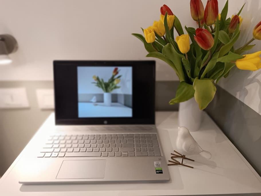 Appartement New Private In A-c Self Check-in Como