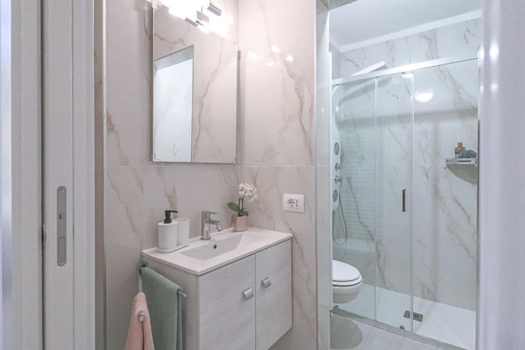 New Private In A-c Self Check-in Appartement