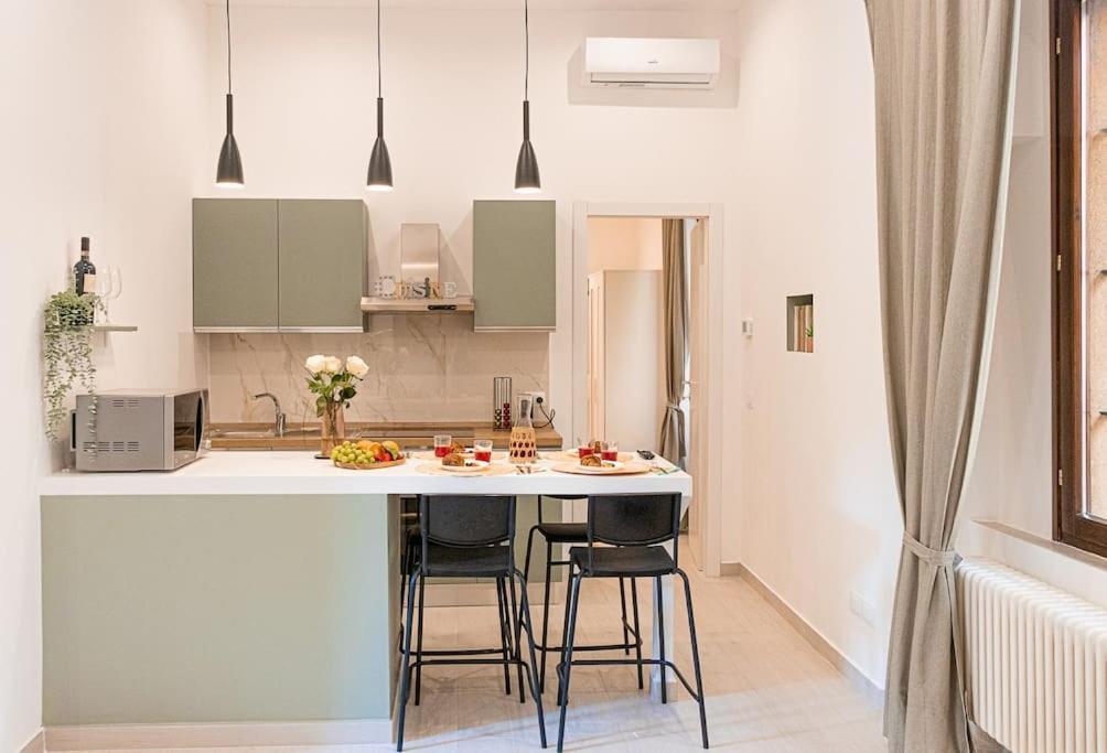 Apartment New Private In A-c Self Check-in Como